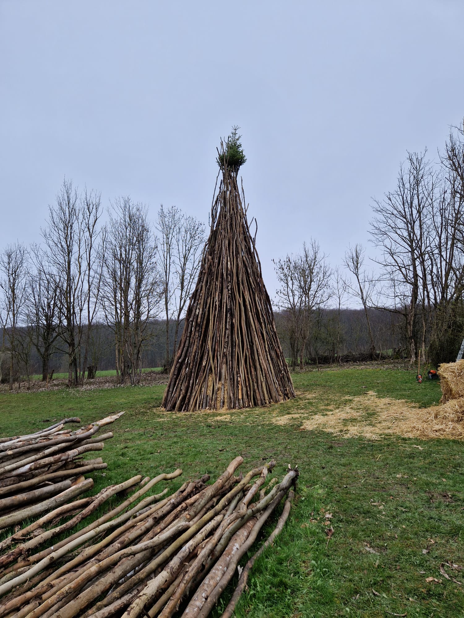 Osterfeuer Tipi